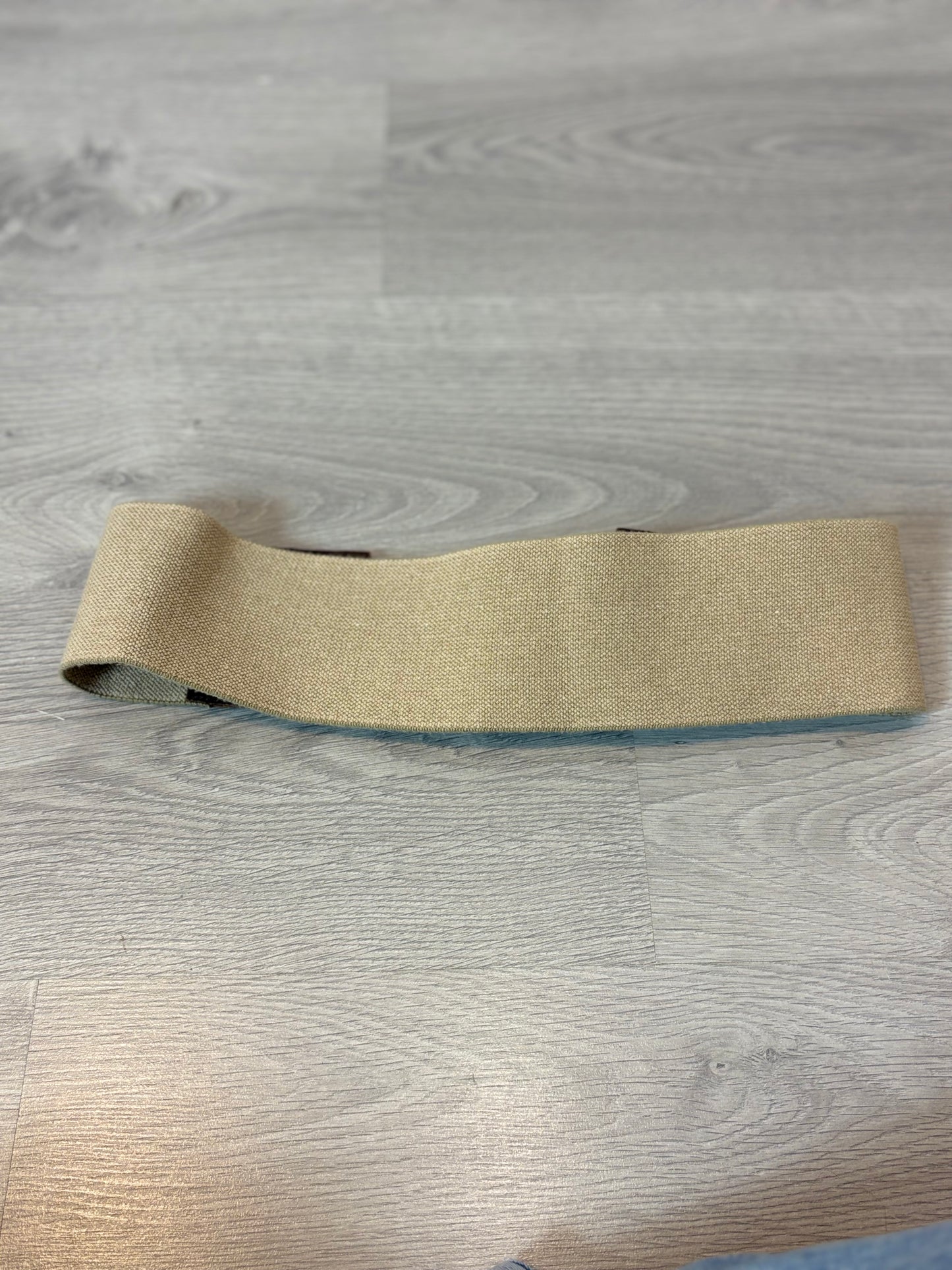 OTRAS. Cinturón semi elástico doble textura