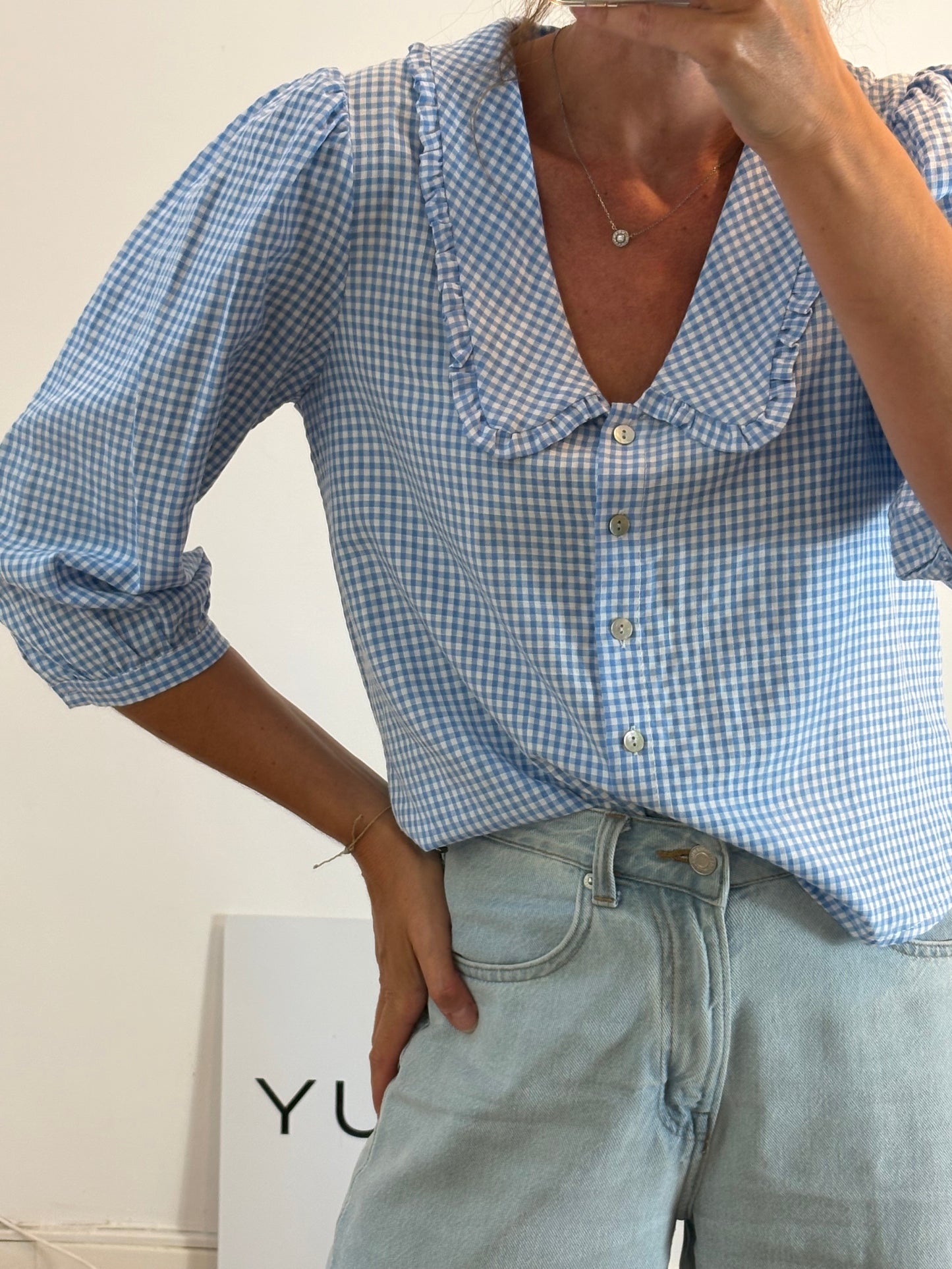 BROWNIE. Blue gingham blouse. TS/M