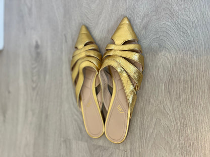 ZARA. Mules dorados T.39