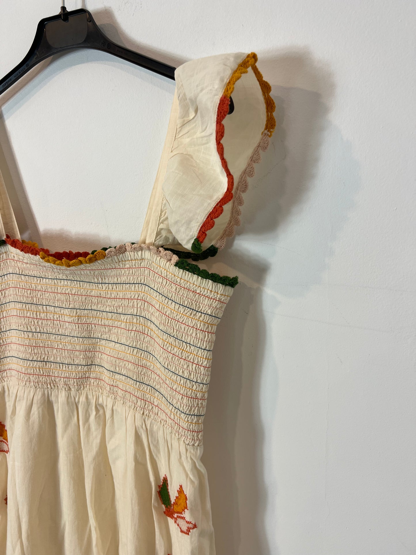 INTROPIA. Vestido largo bordado T.m