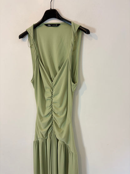 ZARA. Vestido verde fruncido