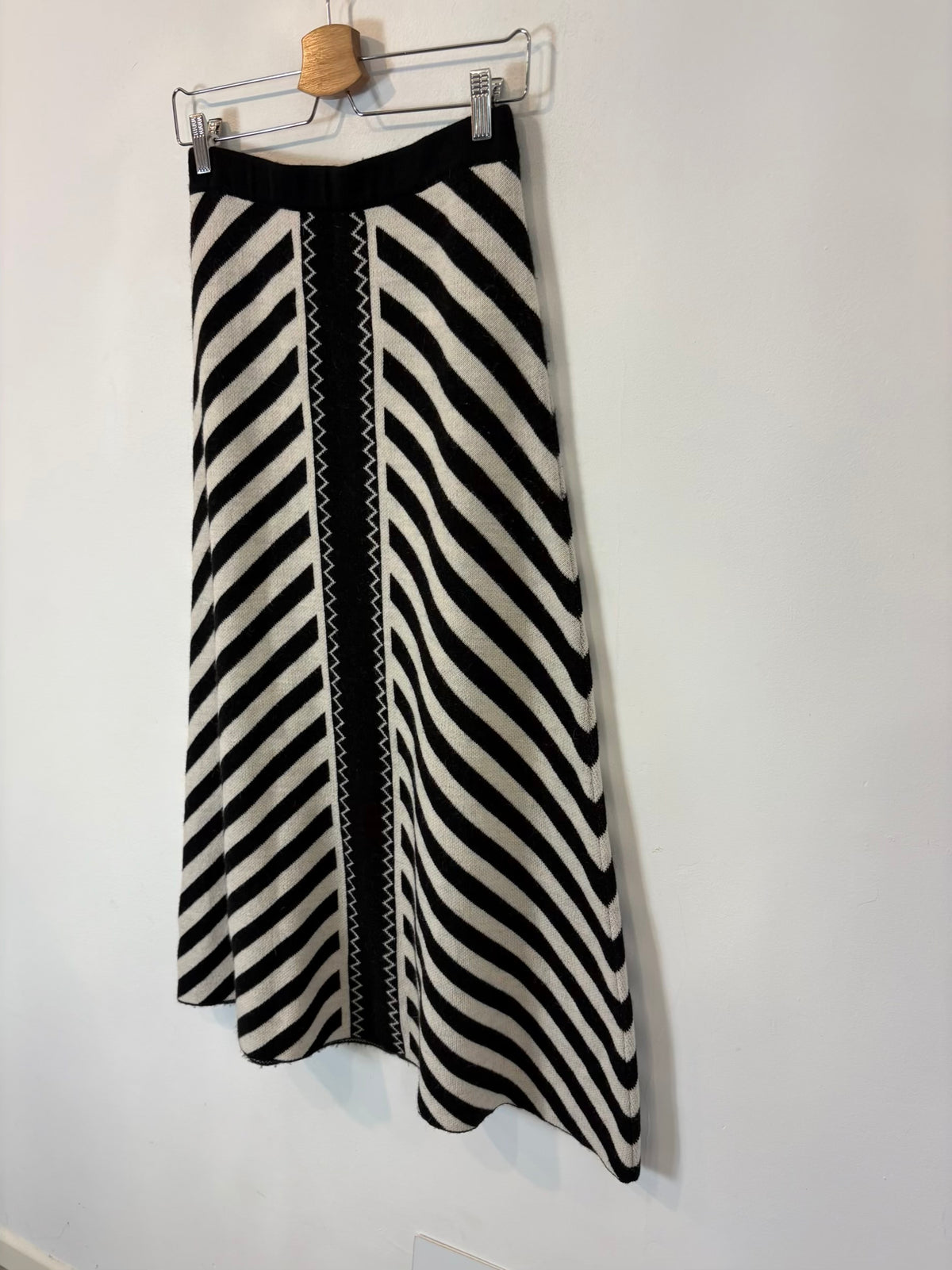 PANAMBI. Conjunto falda y jersey bicolor
