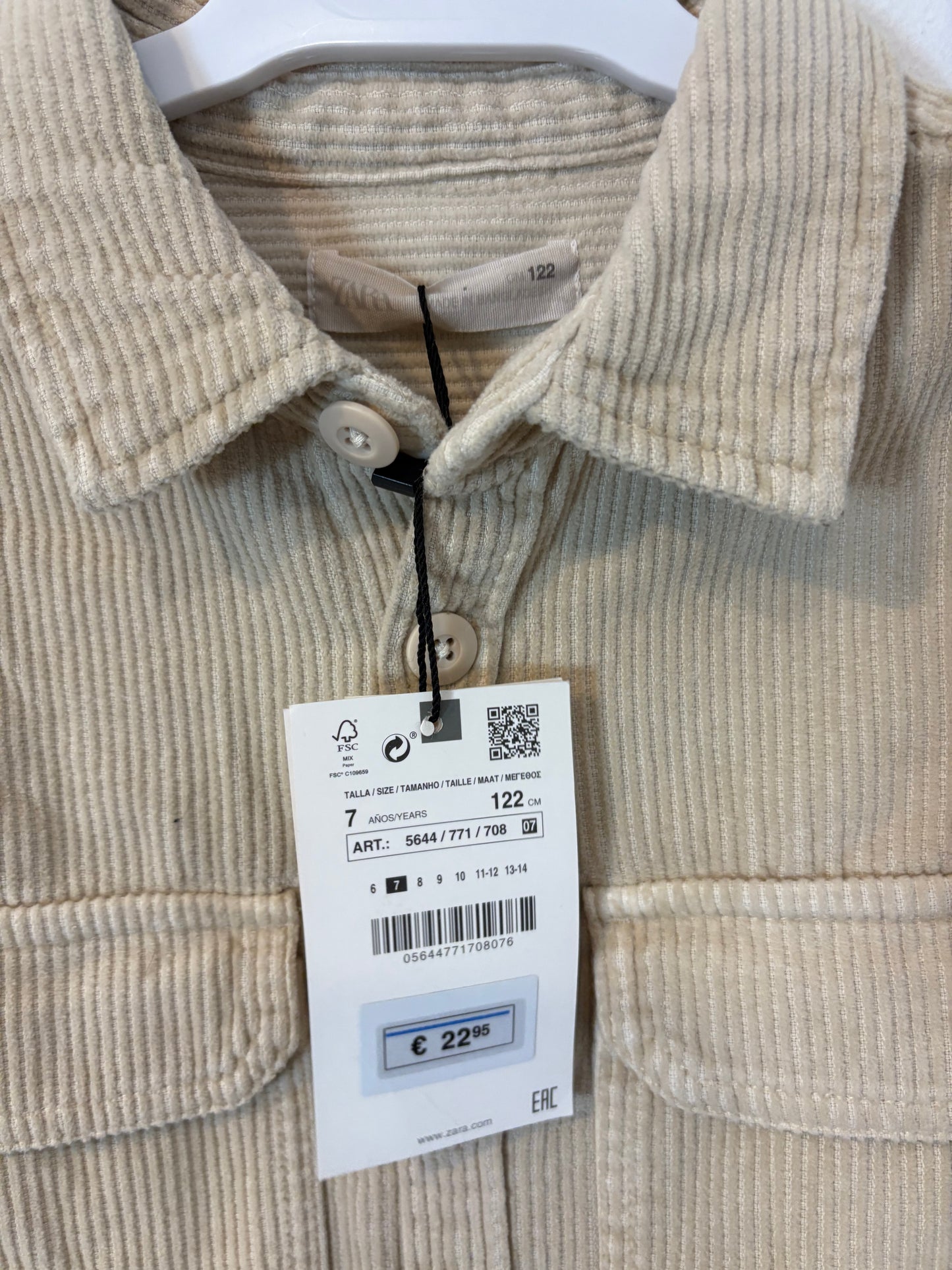 ZARA. Sobre camisa beige pana. T 7 años