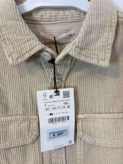 ZARA. Sobre camisa beige pana. T 7 años
