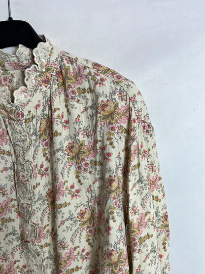 OTRAS. Blusa beige textura flores. T S