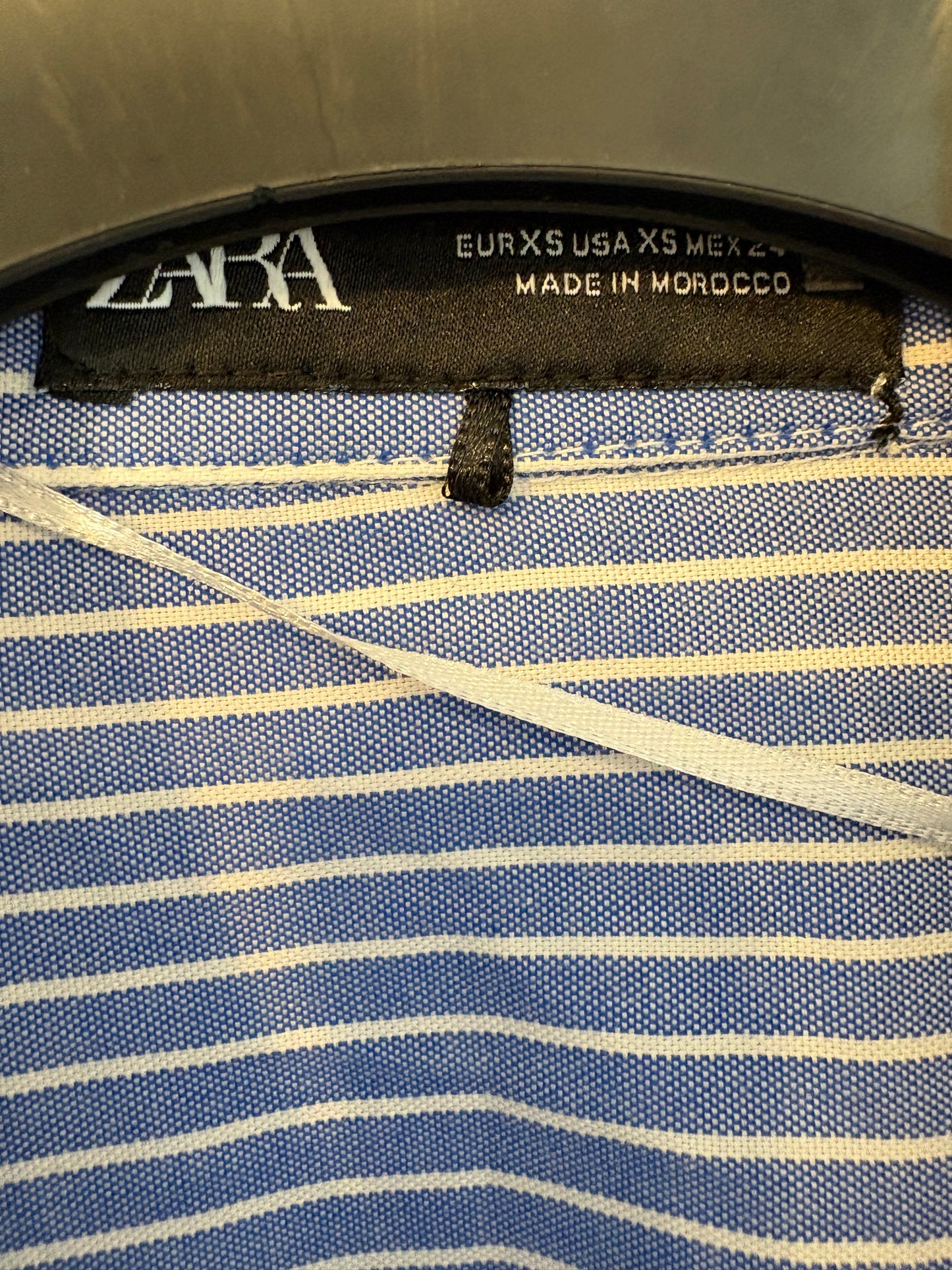 ZARA. Camisa azul rayas