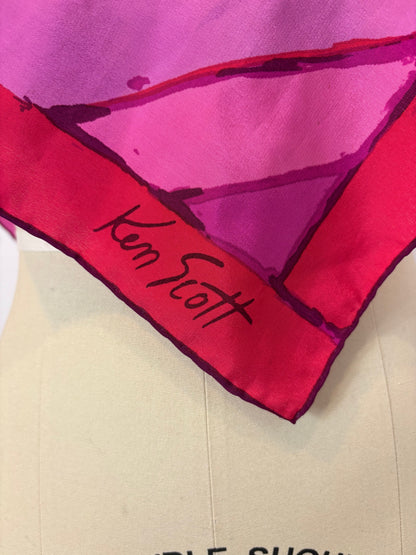 KEN SCOTT. Pañuelo seda rosas