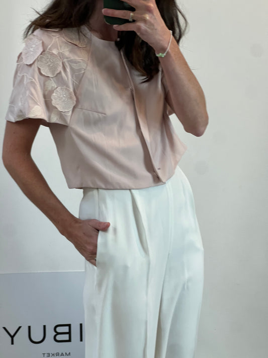 H&amp;M. Blouse/bullfighter with sleeve detail in nude. Size 34