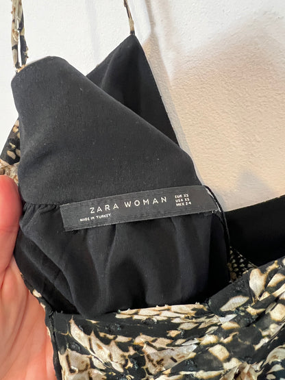 ZARA. Vestido corto animal print. T XS