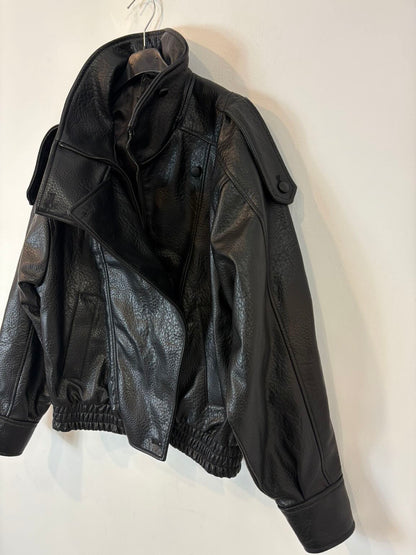 ZARA. Biker efecto piel negra