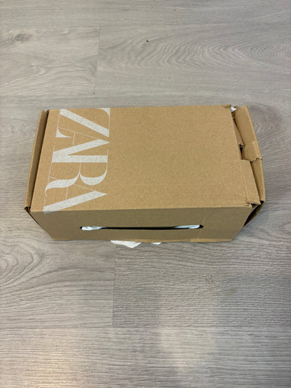 ZARA. Mocasines piel camel. T 30