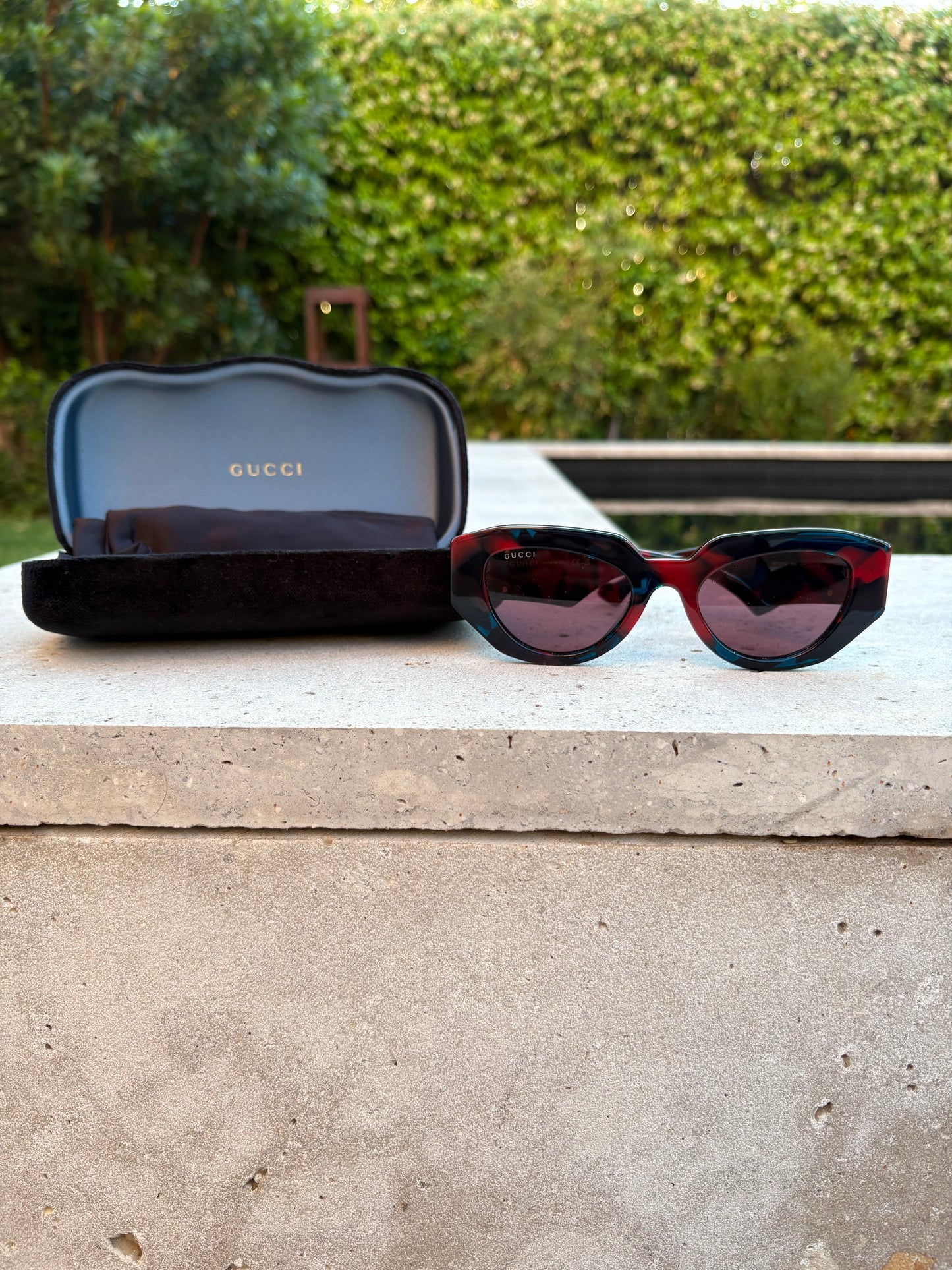 GUCCI. Gafas bicolor logo
