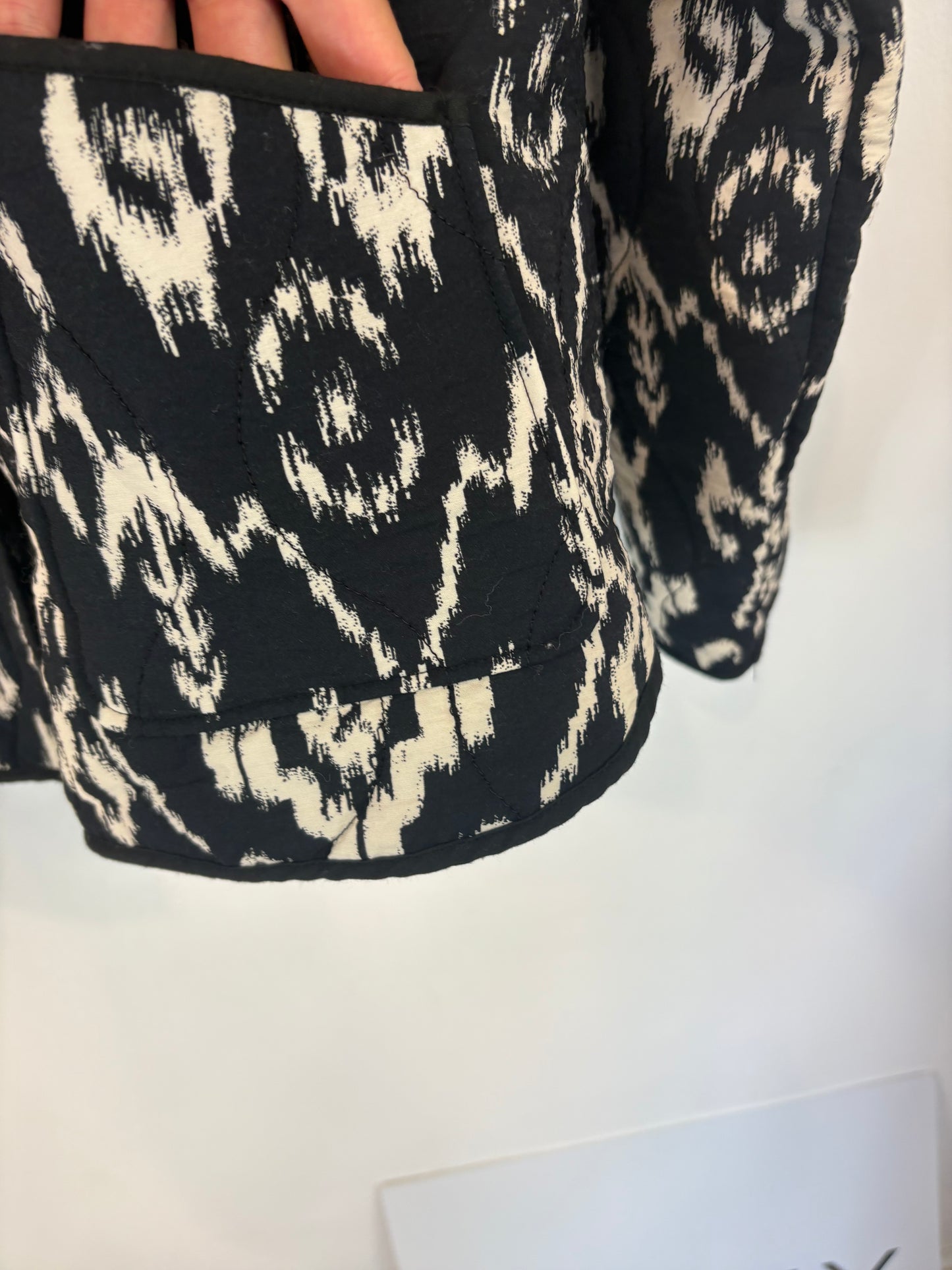 ZARA. Printed quilted jacket. TS