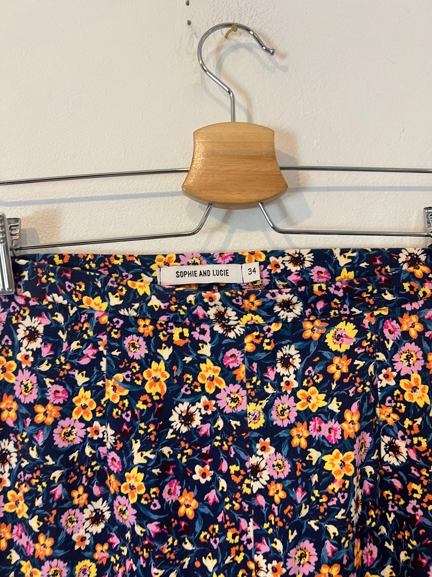 AMEÉ. Sleeveless fringed sweater S.(s)