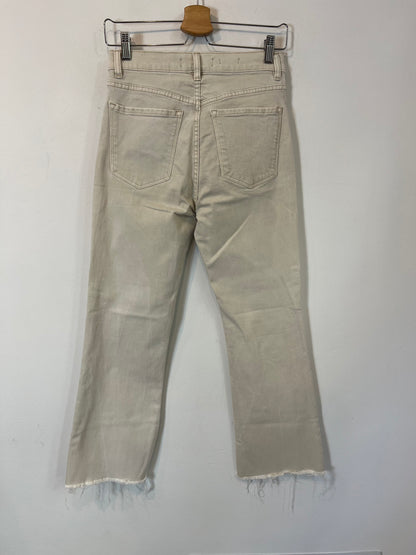 MANGO. Pantalón beige acampanado  T.38