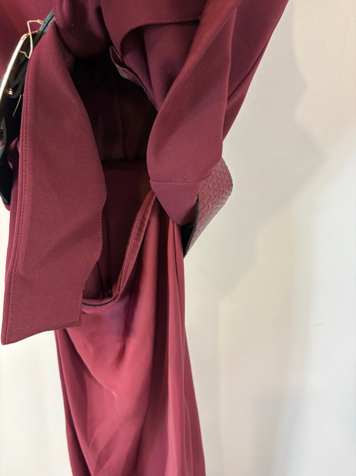 ZARA. Vestido largo doble textura burdeos