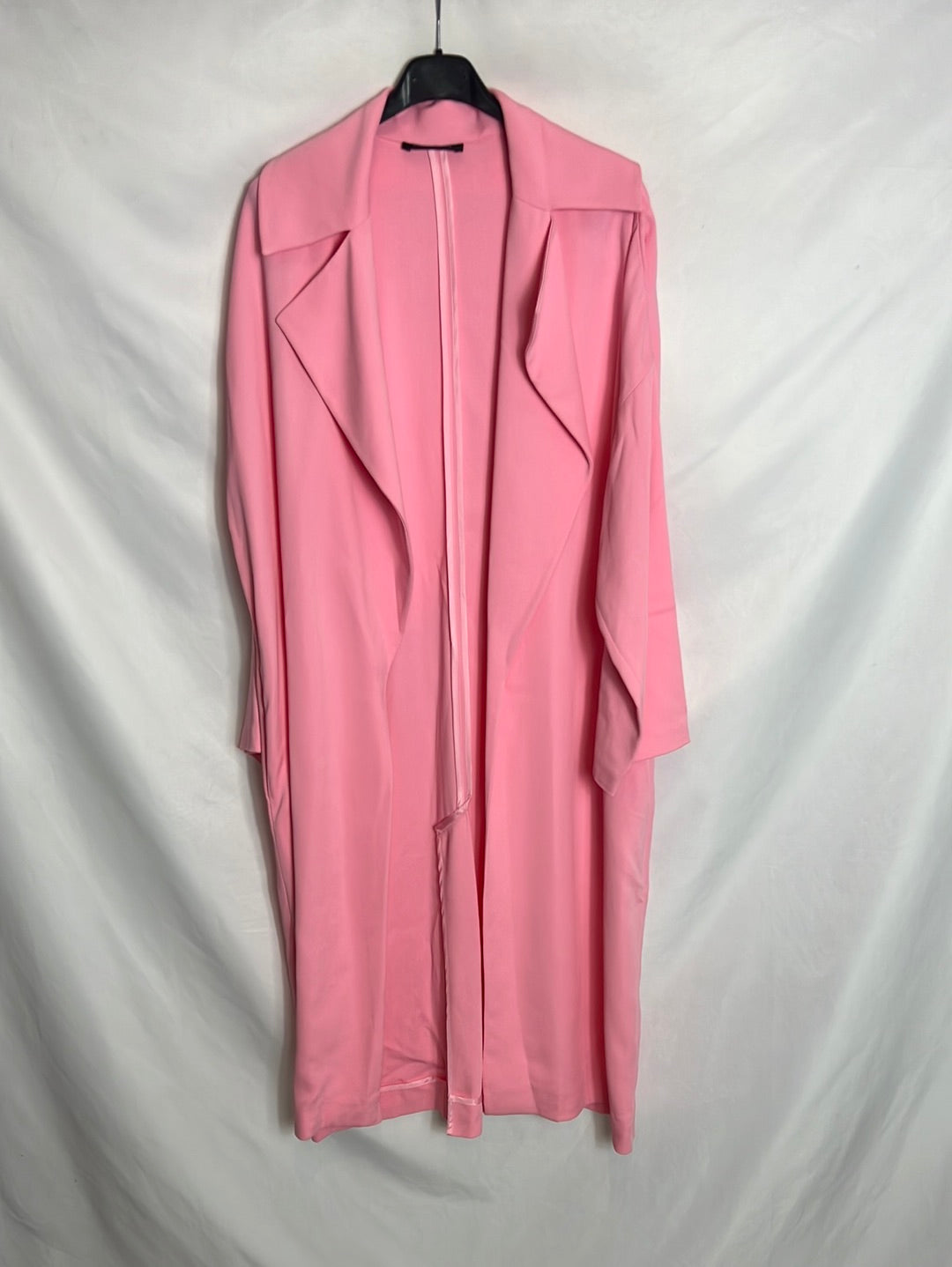 ROBERTO TORRETTA. Long, flowing pink jacket. Size 38