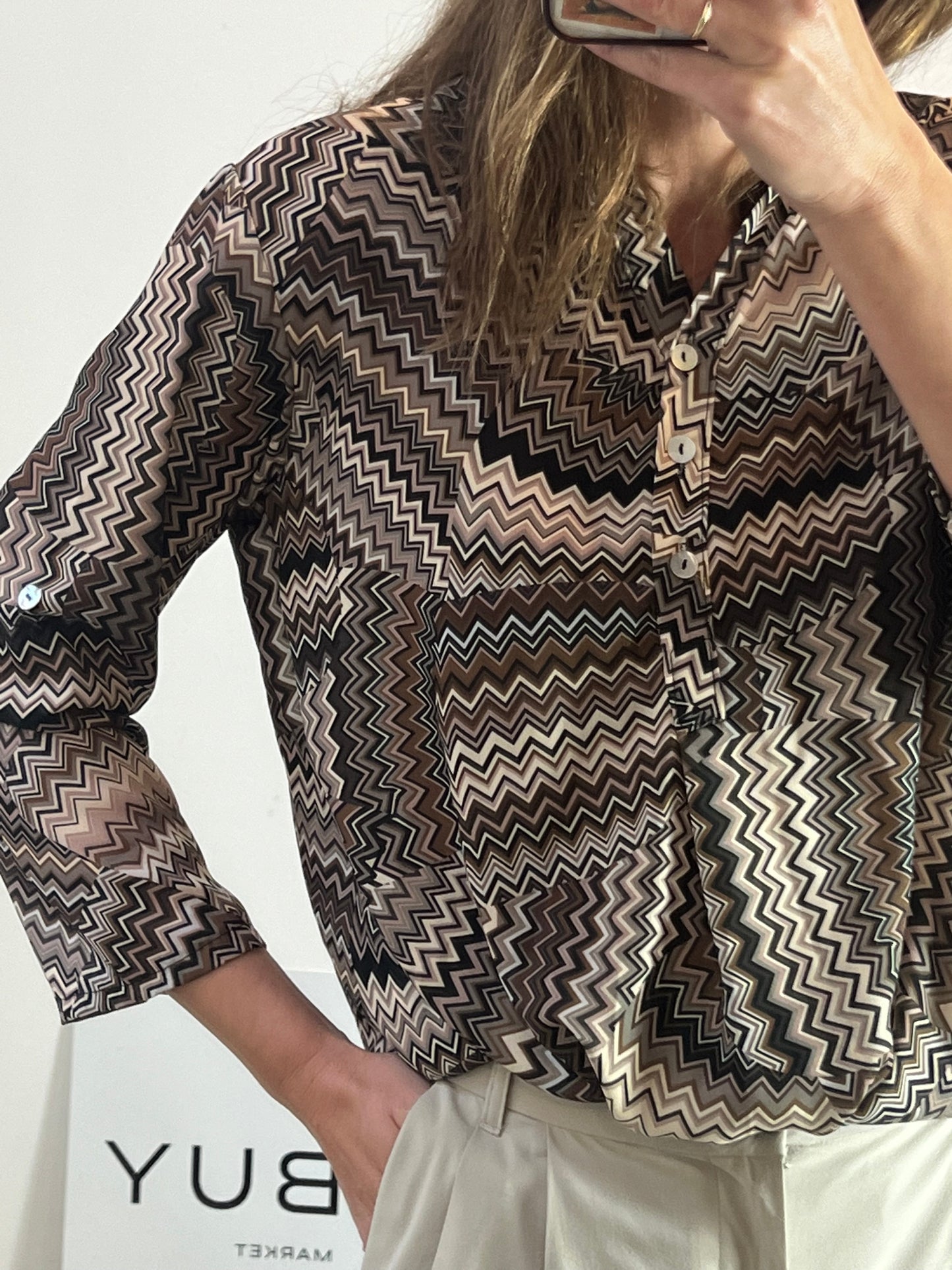 NEW. Flowy brown print blouse. TM/L