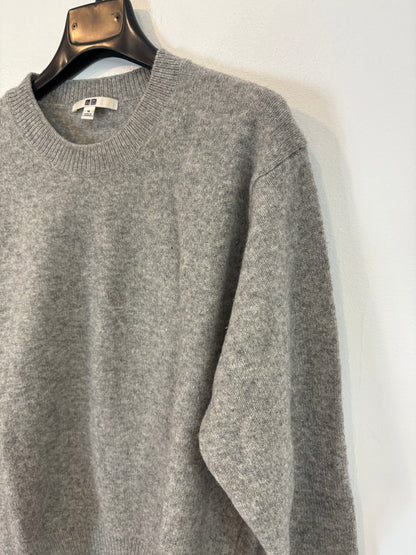 UNIQLO. Jersey gris lana cuello redondo. T S
