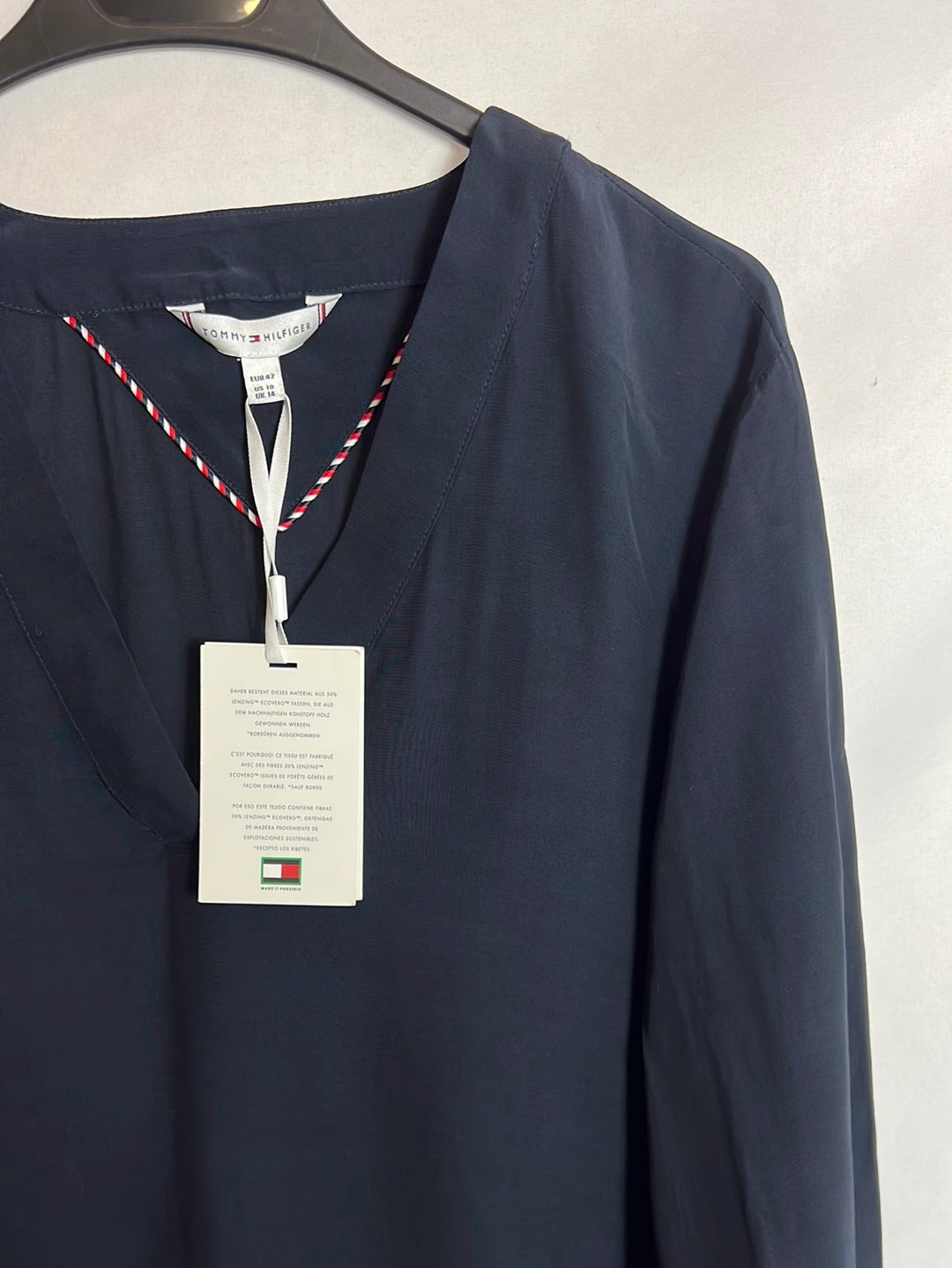 TOMMY HILFIGUER. Blusa azul fluida T.42