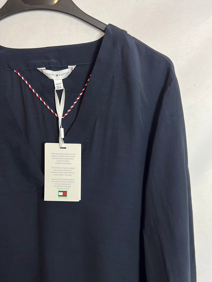 TOMMY HILFIGUER. Blusa azul fluida T.42