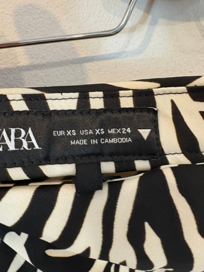 ZARA. Black stretch knit top. TL