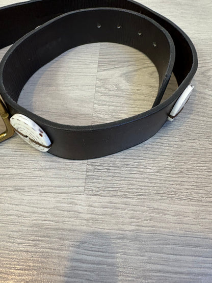 OTRAS. Cinturón piel detalles