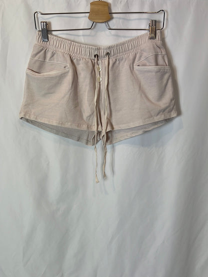 TCN. Light pink plush Bermuda shorts. TS/M