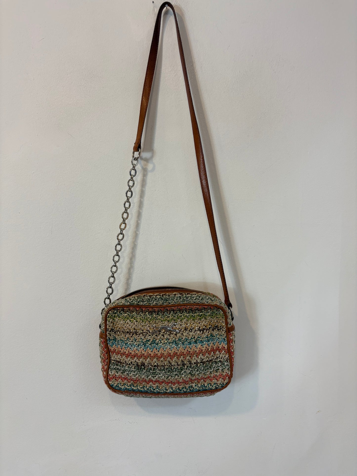 BIMBA Y LOLA. Bolso trenzado colores