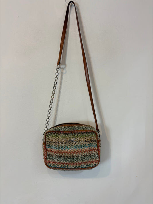 BIMBA Y LOLA. Bolso trenzado colores