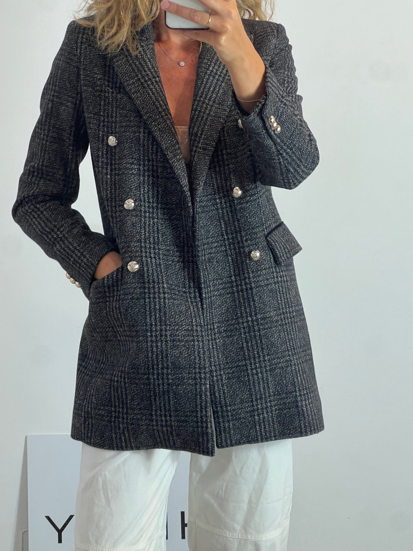 MANGO. Abrigo doble botonadura grises. T S