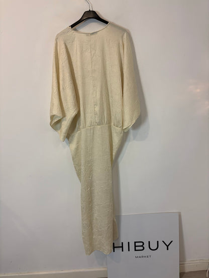 ZARA. Vestido midi textura en crudo