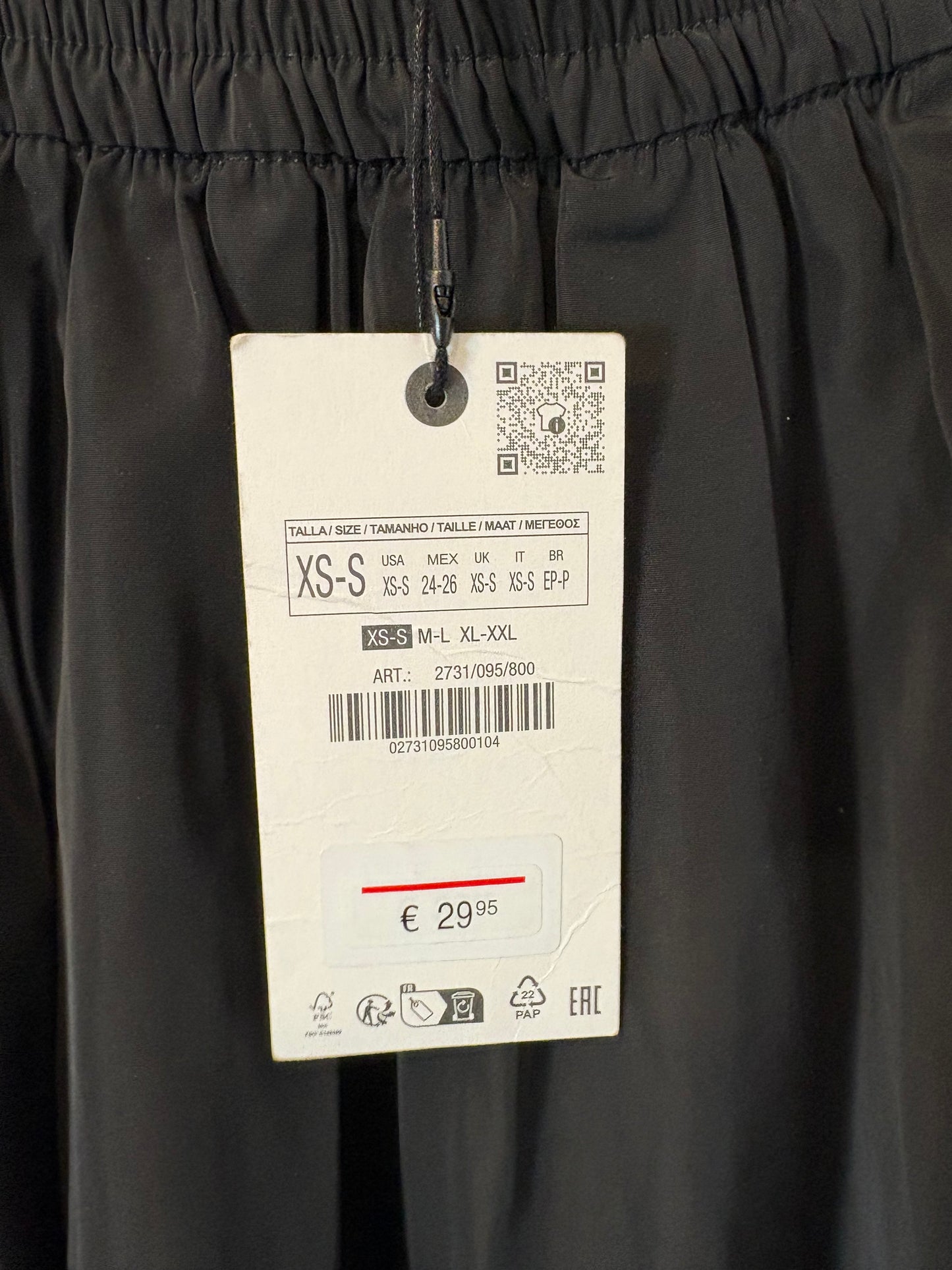 ZARA. Falda larga negra bolsillos