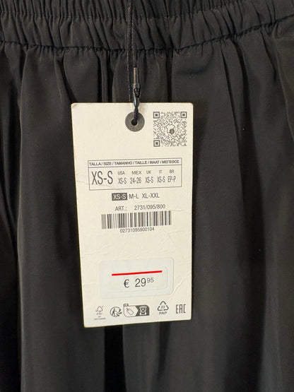 ZARA. Falda larga negra bolsillos