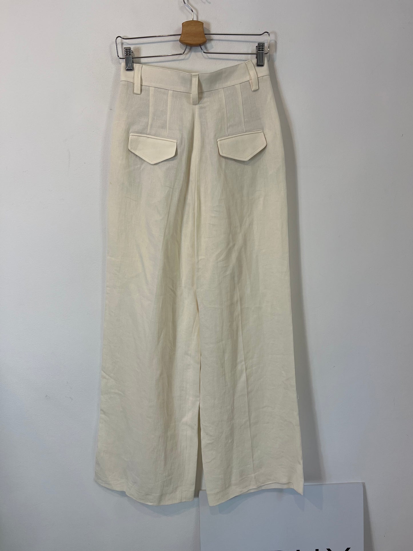 ZARA. Pantalón color crudo textura. T S