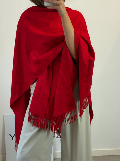 OTRAS. Capa roja baby alpaca