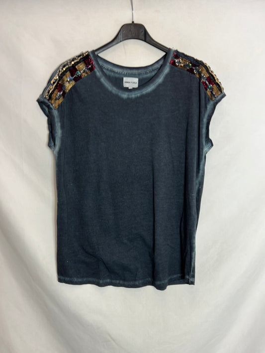 BIMBA Y LOLA. Camiseta azul detales lentejuelas. T M