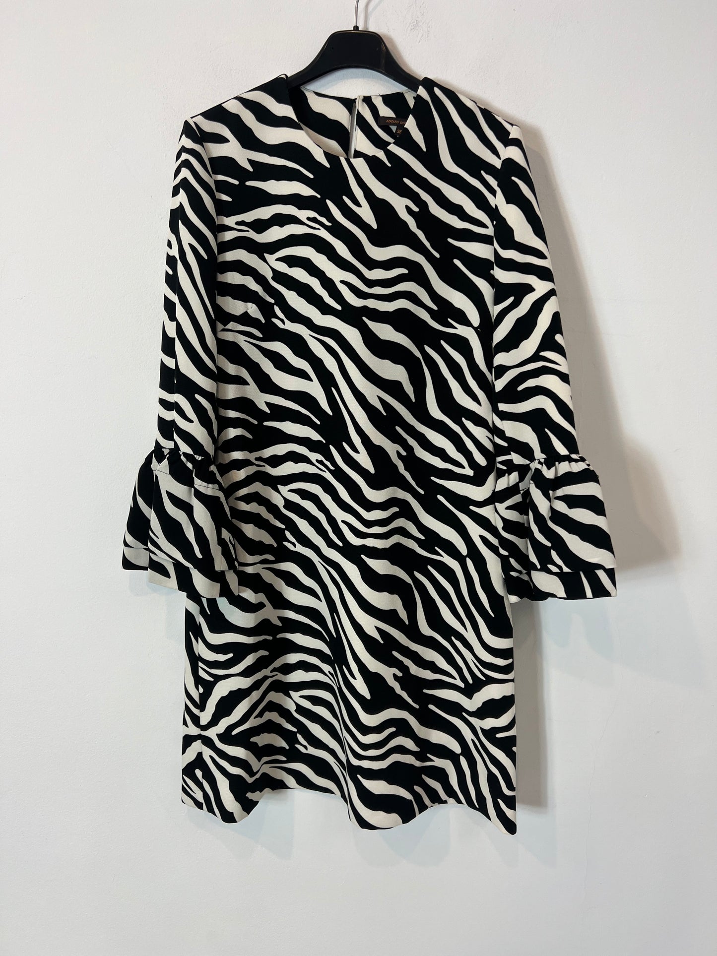 ADOLFO DOMINGUEZ. Vestido corto bicolor detalle manga. T 36