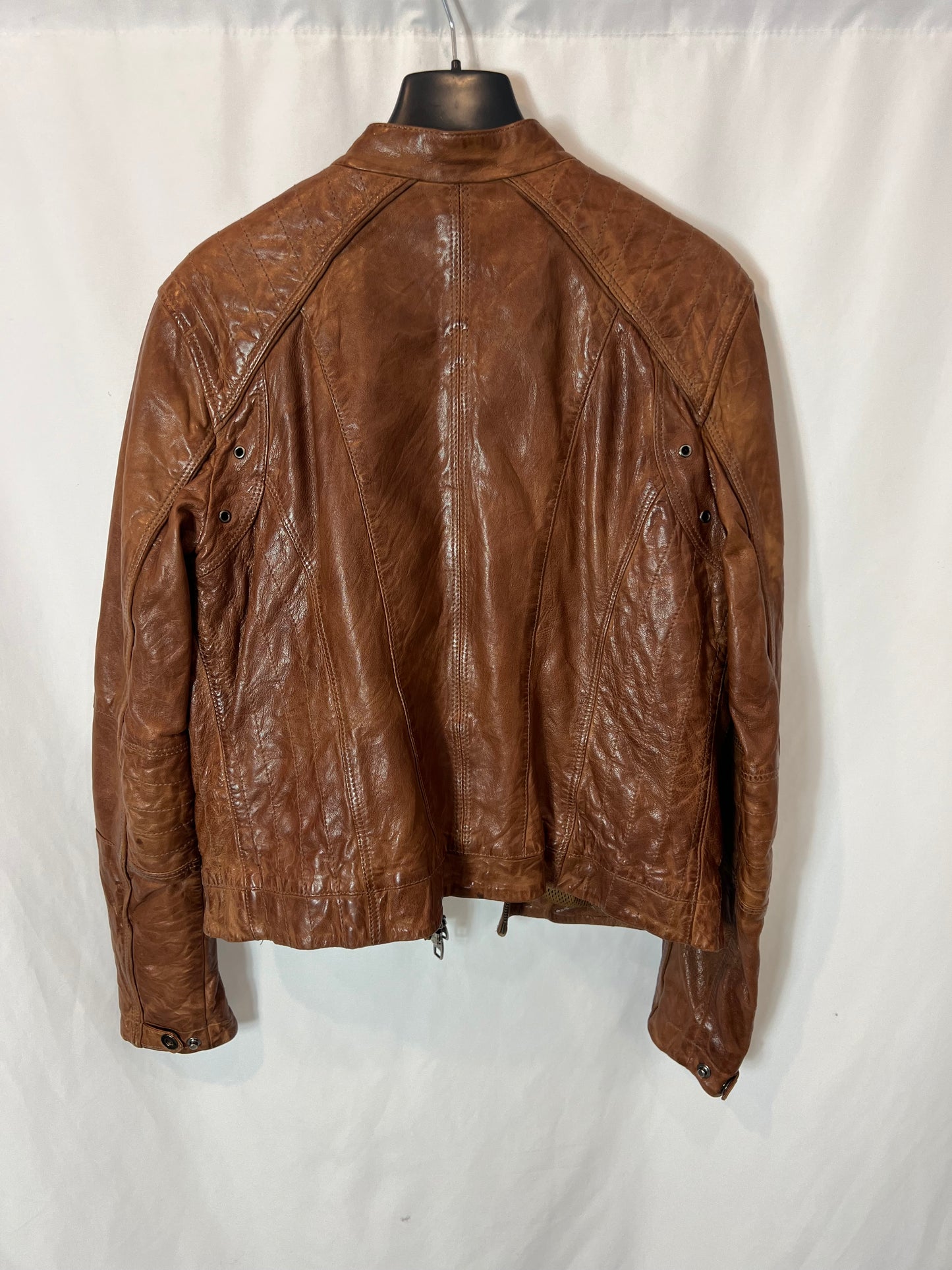 LUJANS. Chaqueta piel marrón. T 46 (S)