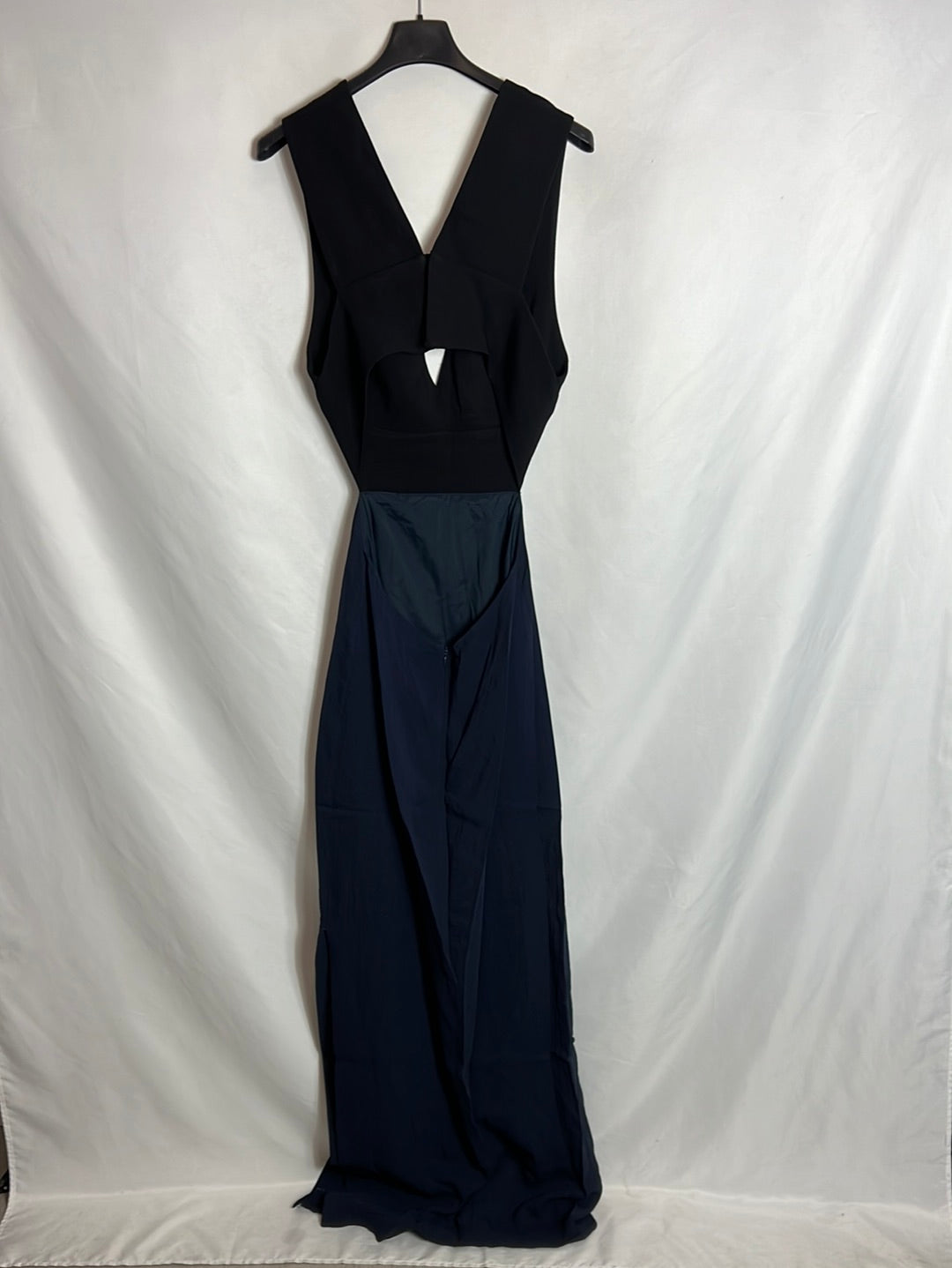 UTERQÜE . Vestido largo bicolor apreturas. T M