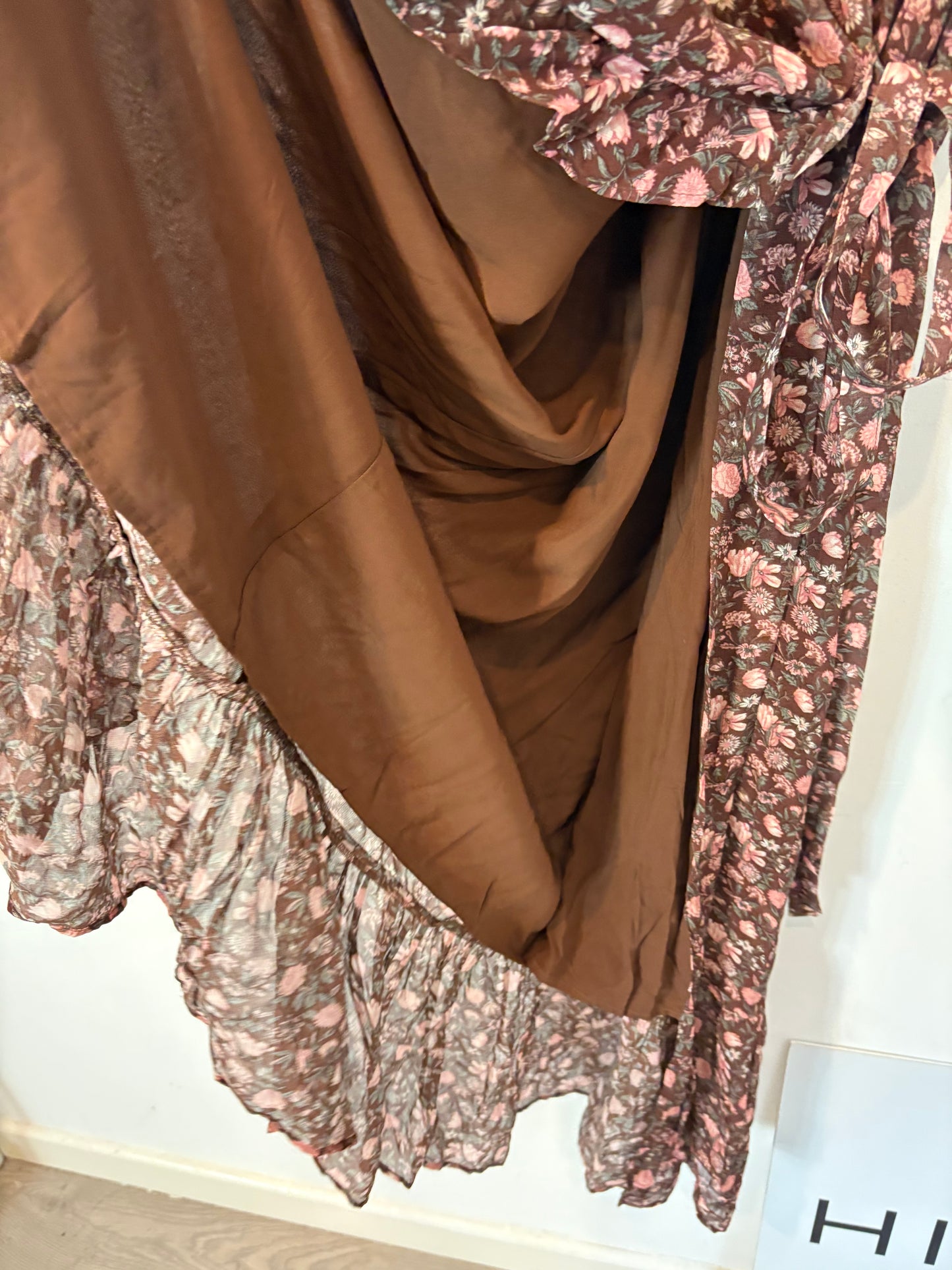 & OTHER STORIES. Vestido largo estampado cruzado