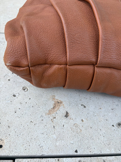 CAROLINA HERRERA. Bolso de mano en piel marrón