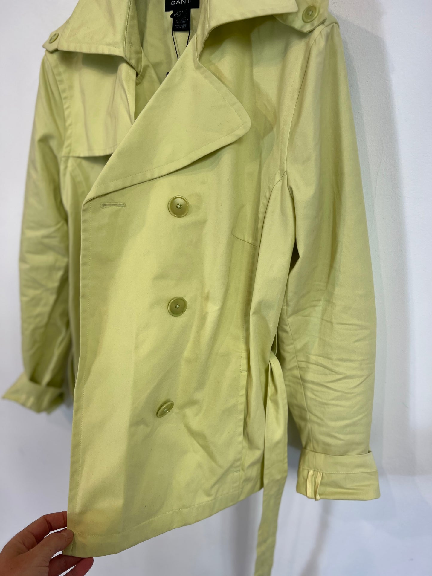 GANT. Gabardina corta verde luna. T L