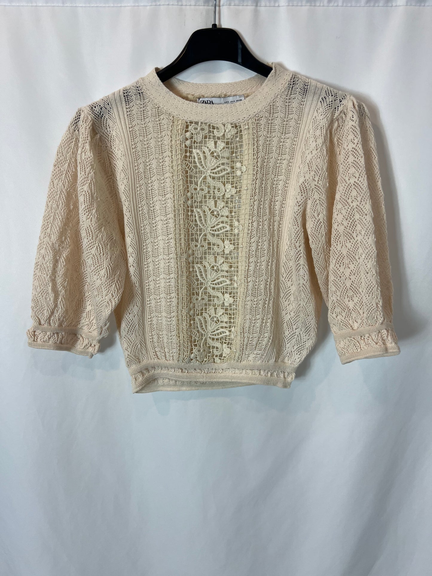ZARA. Top beige troquelado. T S