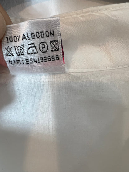 OTHERS. White blouse with neckline detail. TM