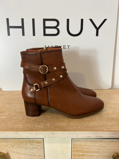 PIKOLINO. Camel studded ankle boots, size 38