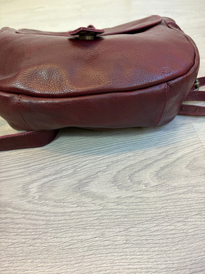 MICUIR. Mochila tachas burdeos