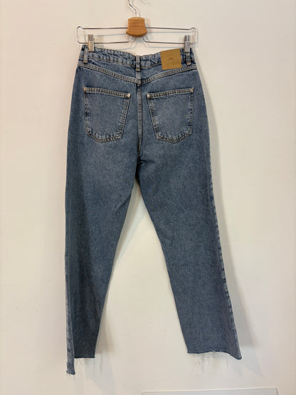 ZARA. Denim recto detalle cremallera. T 36
