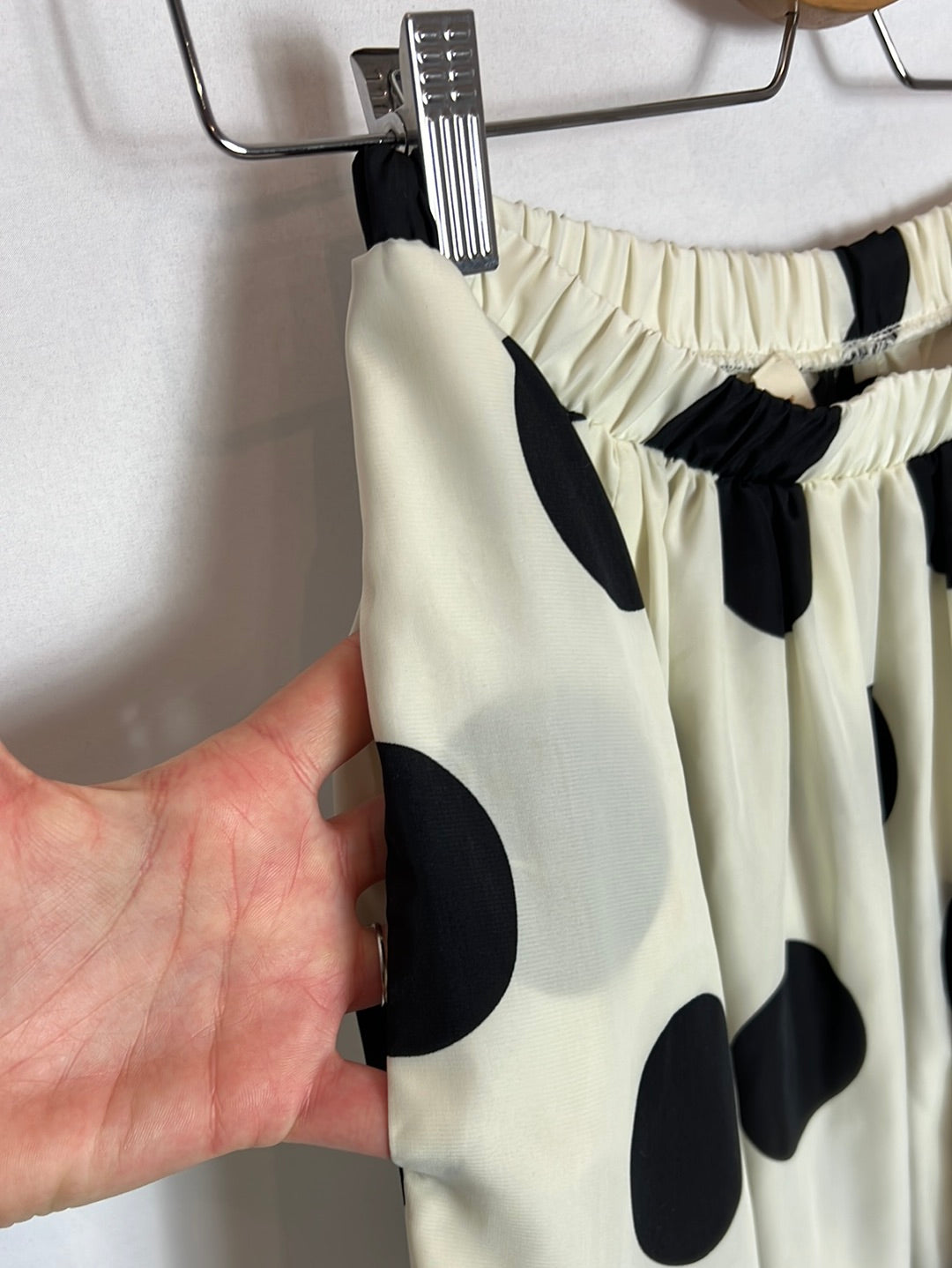 MARZIA GENESI. Total look skirt and silk blouse with polka dots. T 38/40