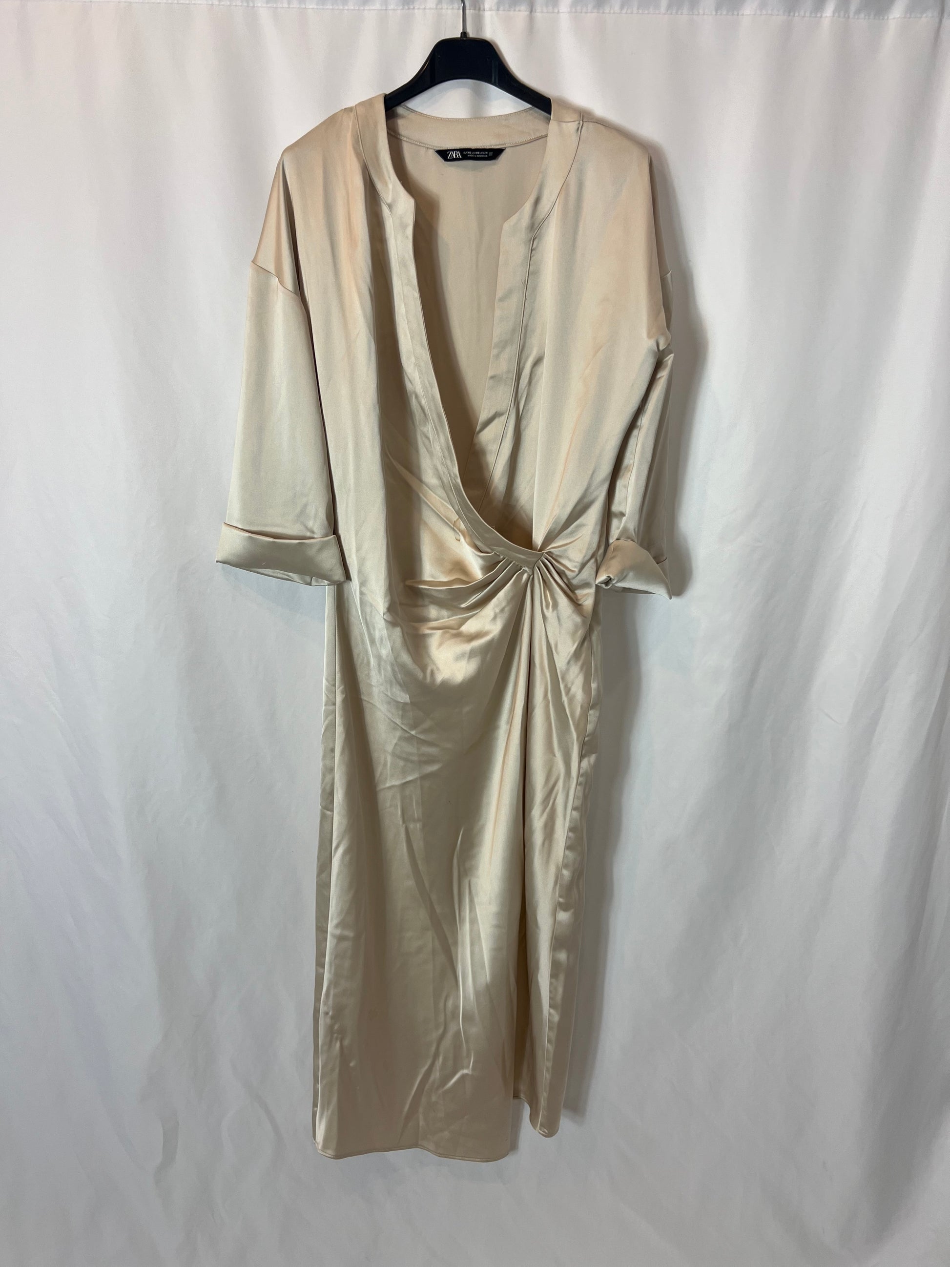 ZARA. Beige satin dress T.xs – Hibuy market ZARA. Beige satin dress T.xs – Hibuy market